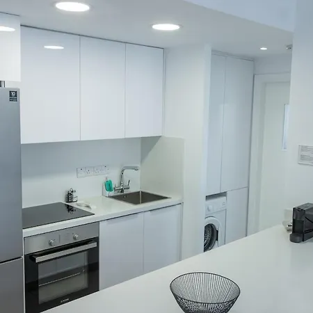 Stylish Modern Center Lejlighed Nicosia