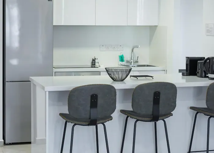 Stylish Modern Center