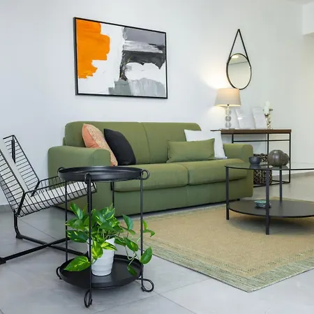 Apartment Stylish Modern Center